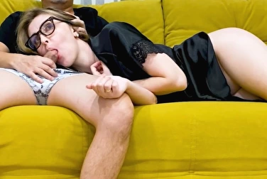 Сын мне в рот член суёт, ну и что я буду за мать, если не отсосу?